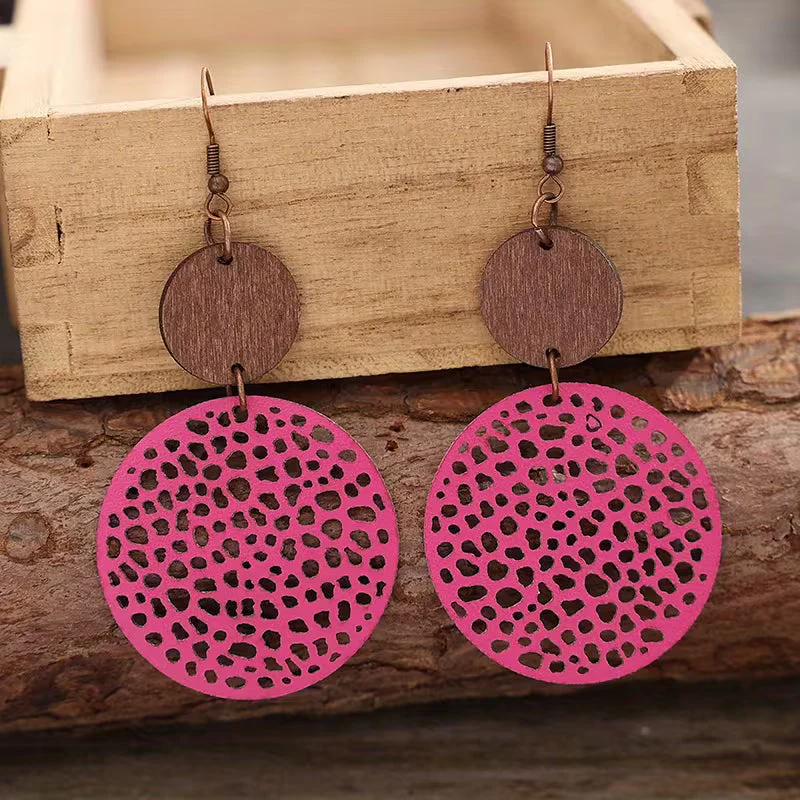 Retro Boho Wood and Leather Drop Earrings - Image 4