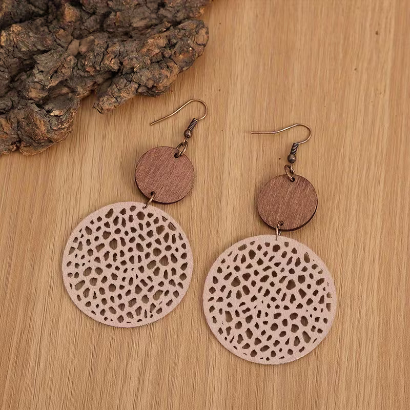Retro Boho Wood and Leather Drop Earrings - Image 7
