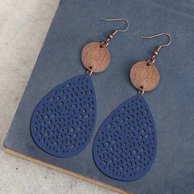 Vintage Style Leather Cutout Drop Earrings - Image 9