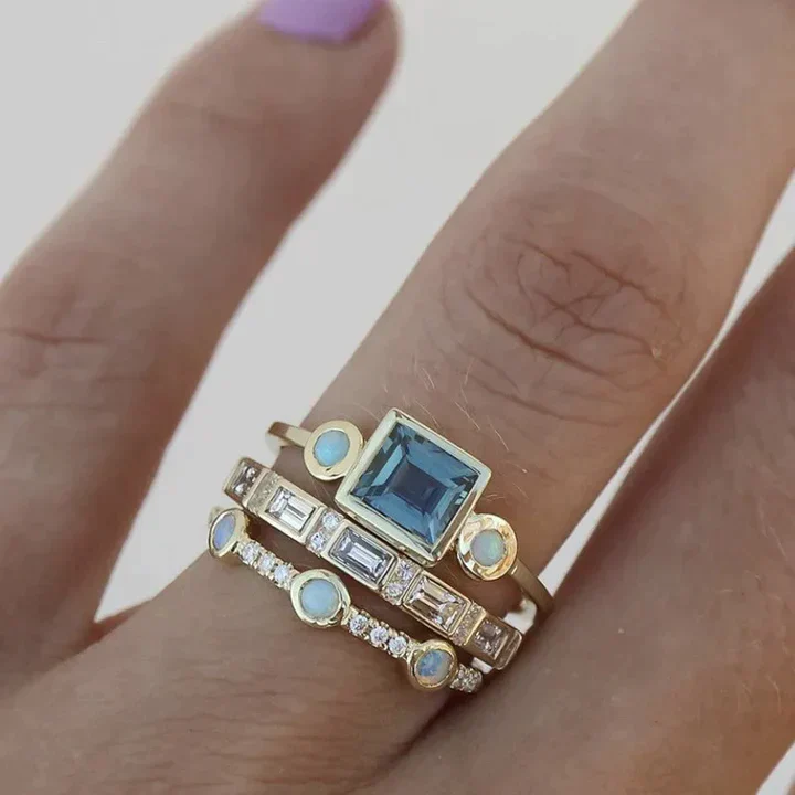 Vintage Silver Blue Crystal Ring