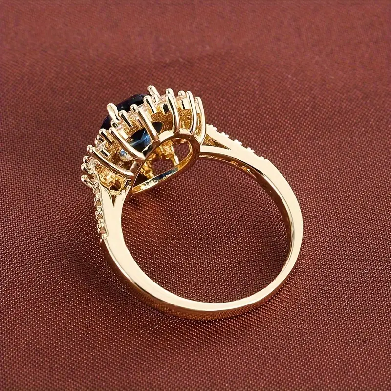 Vionne Saphirae Ring | White Gold